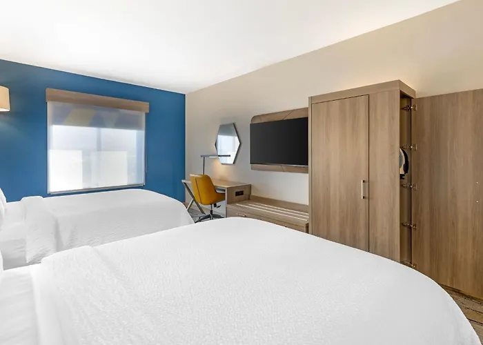Holiday Inn Express & Suites Douglas By Ihg