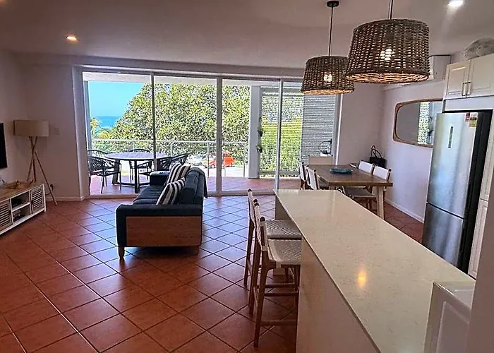 Aqua Promenade Beachfront Holiday Apartments