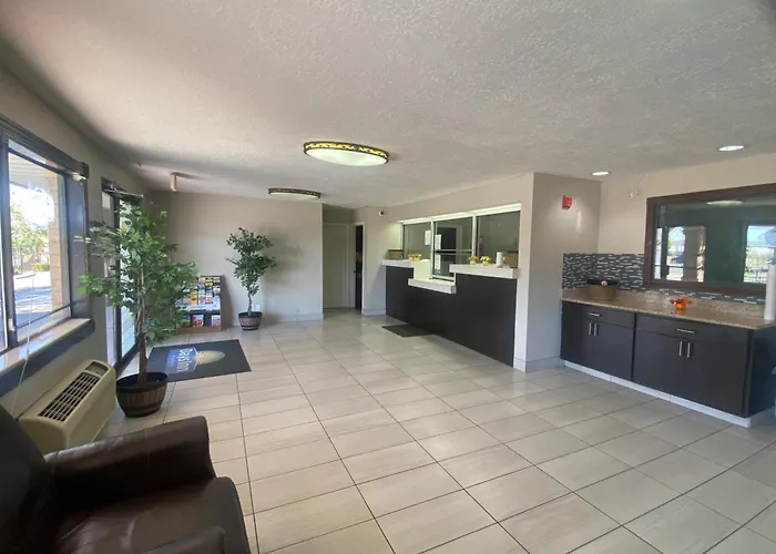 Days Inn&Suites by Wyndham Albuquerque West