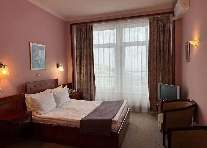 Готель Дніпро Dnipro Hotel