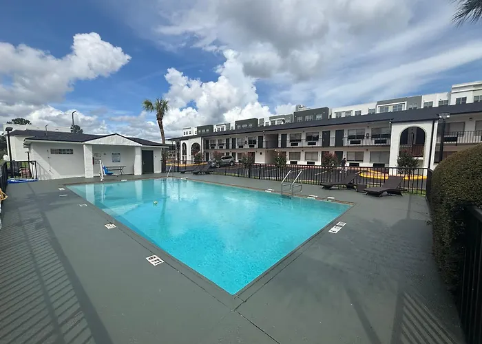 Quality Inn & Suites Orlando East - Ucf Area