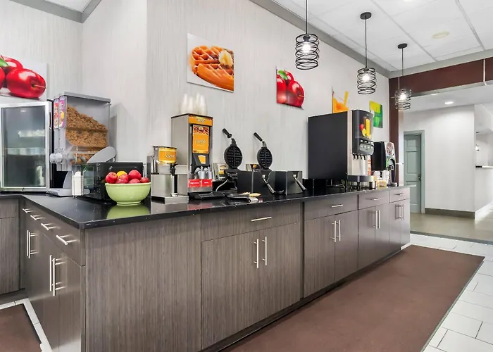 Quality Inn & Suites Greenville - Haywood Mall
