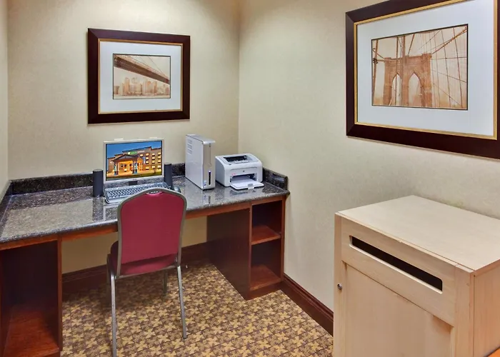 Holiday Inn Express Hotel & Suites Brockville By Ihg