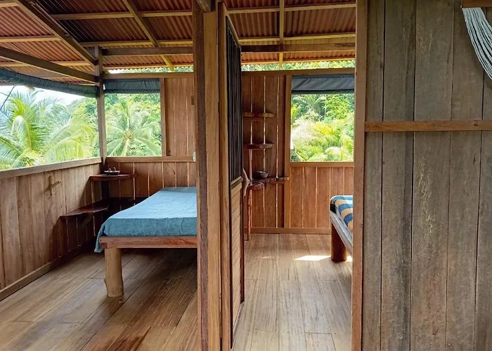 Lodge El Amargal - Reserva Natural, Ecoturismo & Surf
