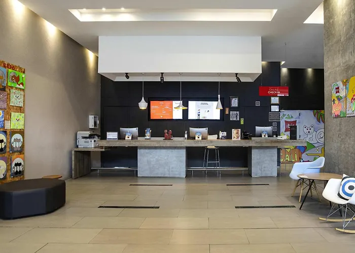 Hotel Ibis Cali Granada