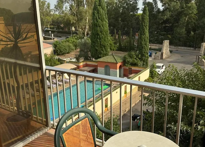 Hotel Cyrnea