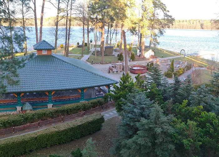 Oficerski Yacht Club