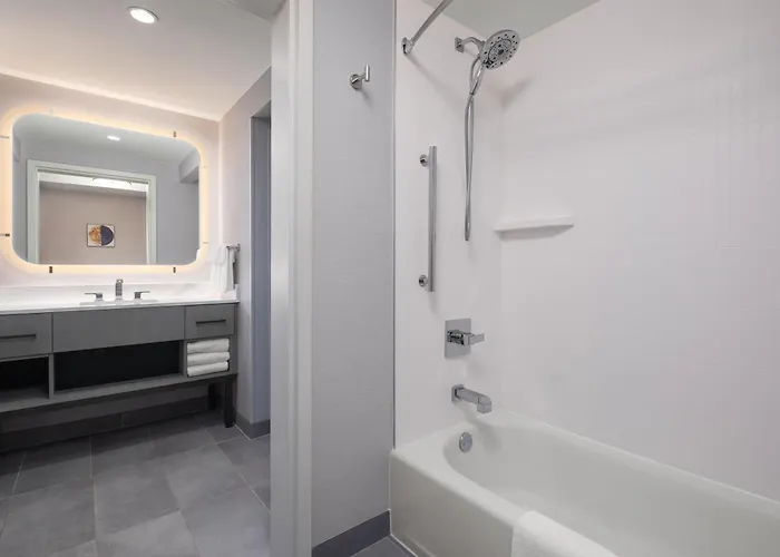 Homewood Suites By Hilton Fresno