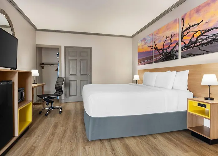 Days Inn By Wyndham Kingsland Naval Base I-95
