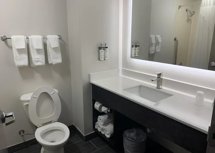 Holiday Inn Express & Suites Brookhaven By Ihg