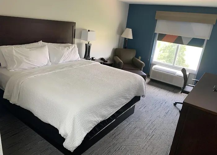 Holiday Inn Express & Suites Brookhaven By Ihg