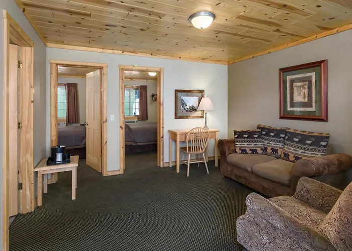 Rock Crest Lodge & Cabins