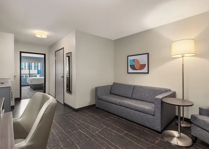 Holiday Inn & Suites Detroit - Troy By Ihg
