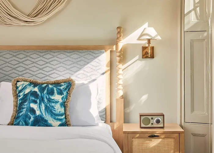 Faraway Nantucket