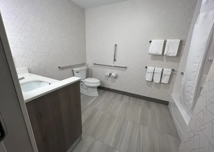 Holiday Inn Express & Suites - Tomah By Ihg