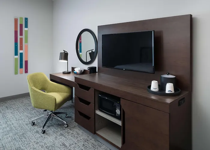 Hampton Inn&Suites Cape Canaveral Cruise Port, Fl