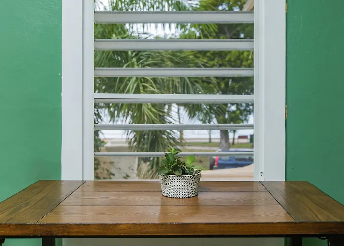 Ruff Resort At Victoria House