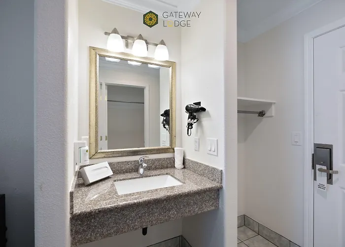 Gateway Lodge