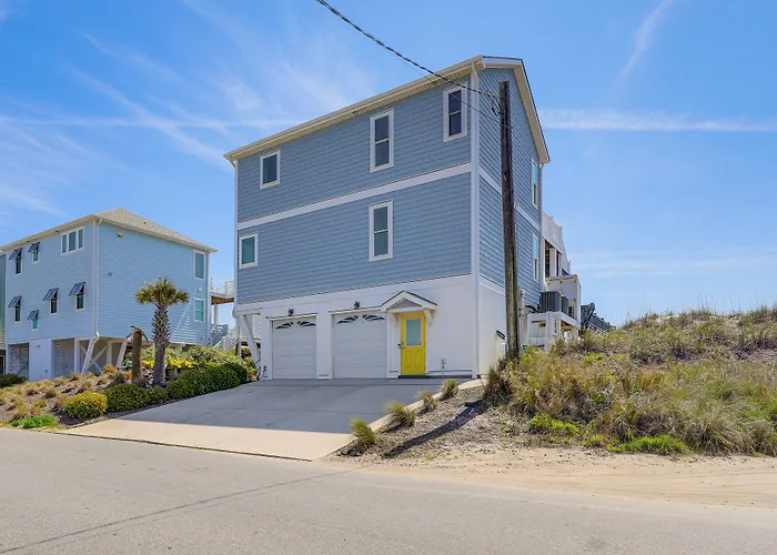 Beachfront Oasis W/ 2 Large Decks, Bbq & Views!