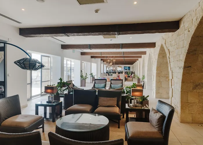 Arkin Palm Beach Hotel