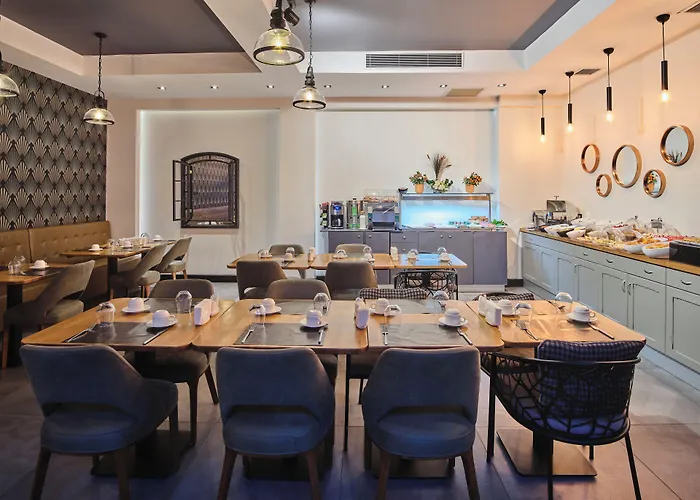Four-G Hotel