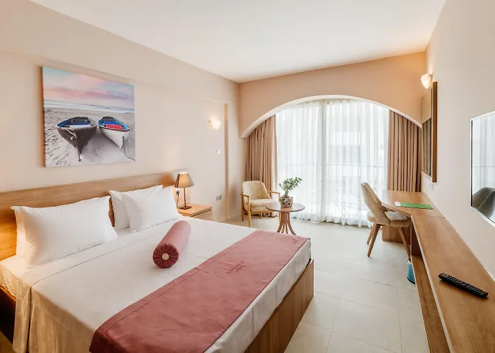 Olivia Palm Hotel