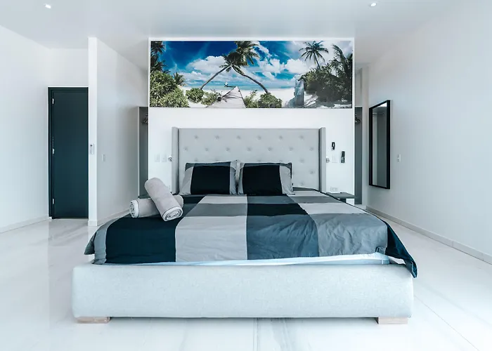 Gray Door Apartments - Adults Only