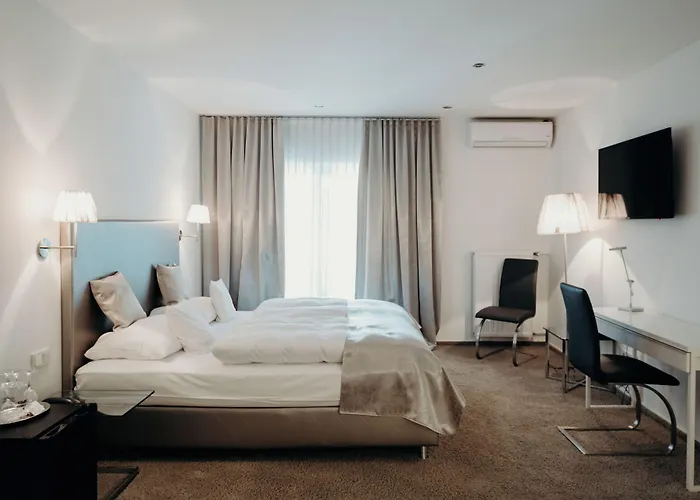 Hotel Crystal
