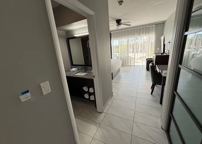 Grace Bay Suites