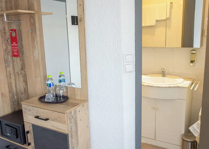 Cocco-Bello Smart Check-In Hotel