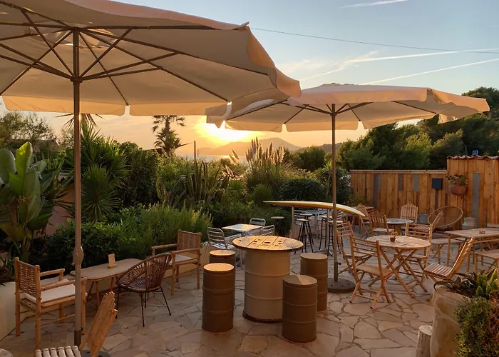 Hôtel Almanarre Plage - Hôtel Eco-Responsable face à la mer