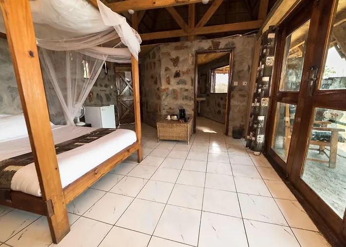 Safari Beach Lodge