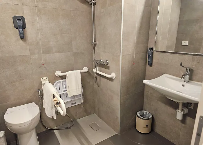 Dc Hotel International