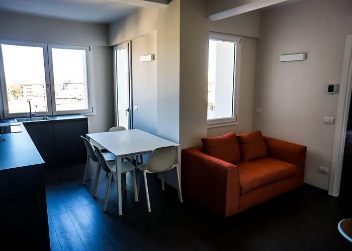 Venice Terminal Apartments & Suites