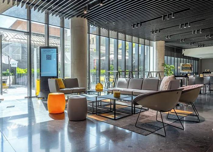 Ola Santiago Providencia, Tapestry Collection by Hilton