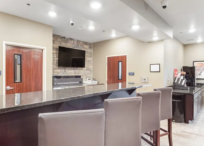 Cobblestone Hotel & Suites - Cozad