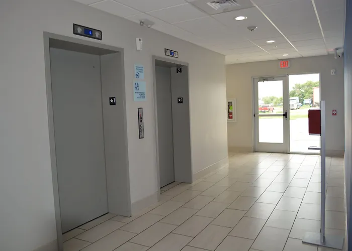 Holiday Inn Express & Suites