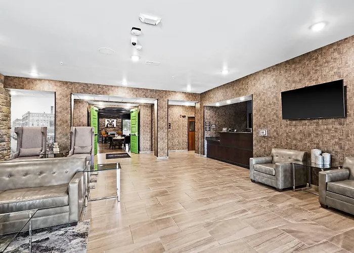 Cobblestone Hotel & Suites