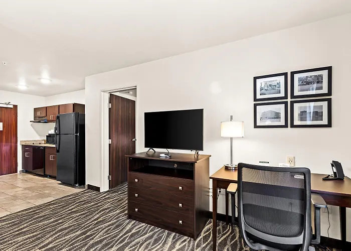 Cobblestone Hotel & Suites