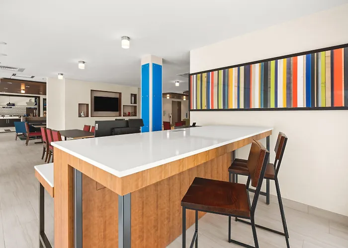 Holiday Inn Express & Suites - Suisun City By Ihg
