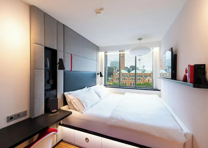 citizenM London Victoria Station