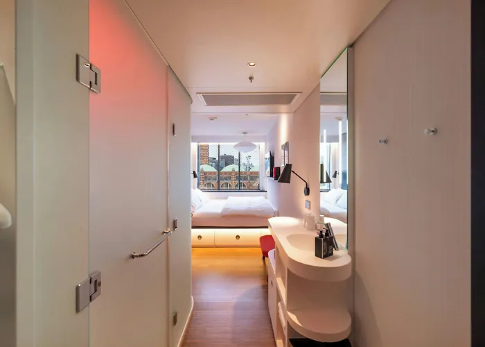citizenM London Victoria Station