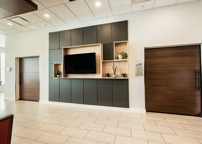 Holiday Inn Express & Suites Edmonton N - St Albert By Ihg