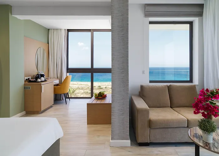 Leonardo Crystal Cove Hotel & Spa - Adults Only