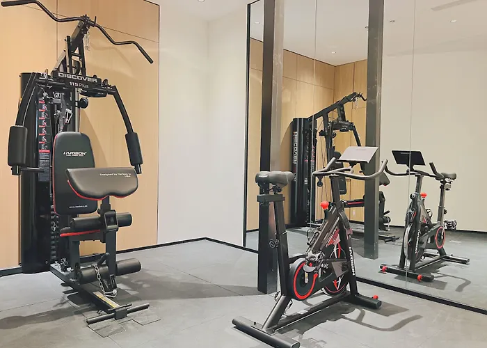 Dayin Garden Hotel -People's Square&Nanjing Road-Large Social Area -Bar -Café -Gym -Free Laundry Luggage Storage -24H Front Desk-English Service