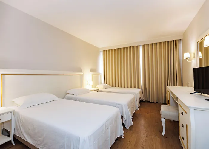 Riverside Rooms At Hotel Fieri