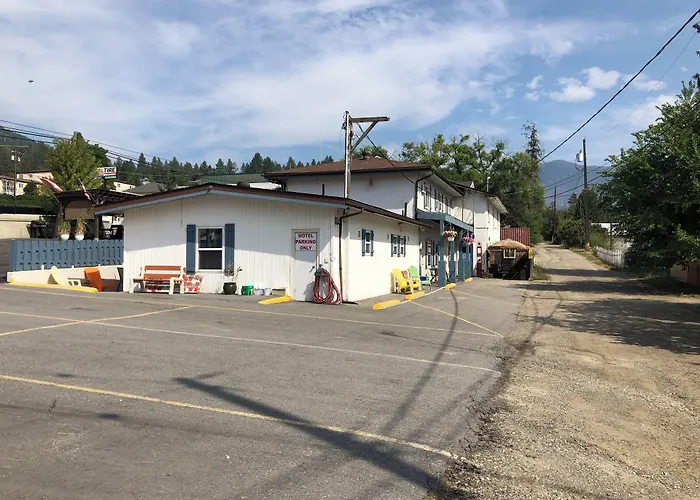 Creston Valley Motel