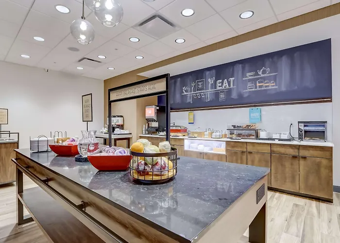 Hampton Inn & Suites Cincinnati Midtown Rookwood