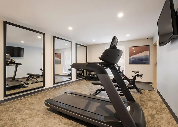 Everhome Suites Corona
