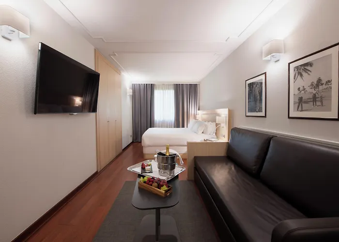 Suites Plaza Hotel & Wellness